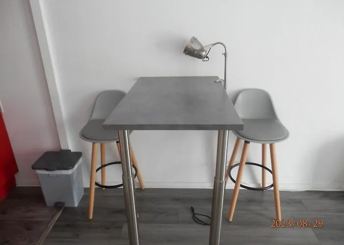 Centre 300m 50m Gare Sncf *